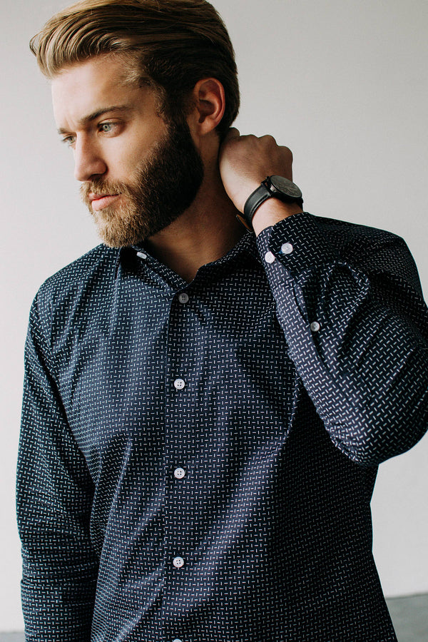 Finn Untuckable Slim Fit Dress Shirt by Alynn